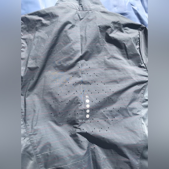 Puma SportLifestyle Semi-Reflective Lightweight Jacket - S - Picture 4 of 5